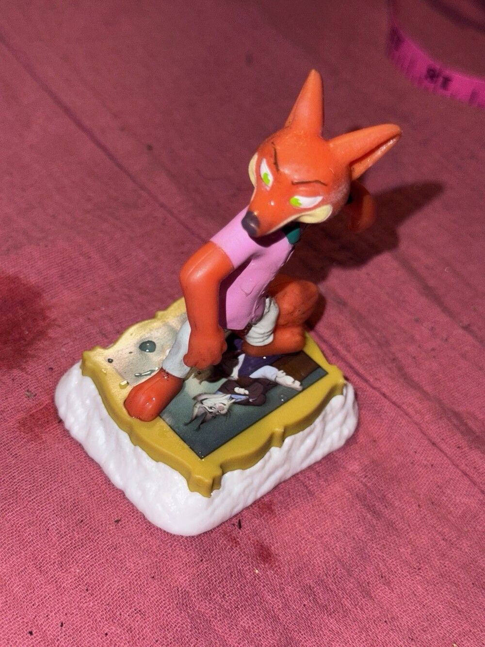 Disney Fox Figurine Contemporary Decorative Collectible 4" Framed Base Display
